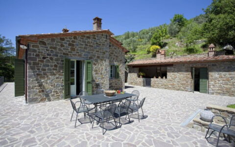 Villa Sole: Møbel, Himmel, Bord, Ejendom, Plante, Stol, Bygning, Træ, Belysning, Arkitektur