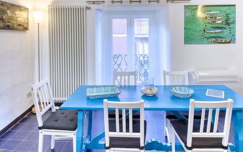 Appartamento Ivana - Levanto: Blå, Indretning, Værelse, Etage, Indretning, Teal, Turquoise, Azure, Majorelle Blue, Aqua