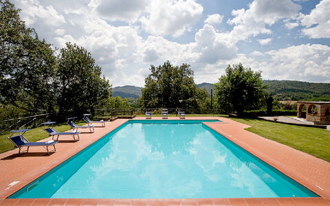 Cottage Capanna: Vand, Sky, Himmel, Daytime, Ejendom, Svømmepøl, Azure, Plante, Rektangel, Træ