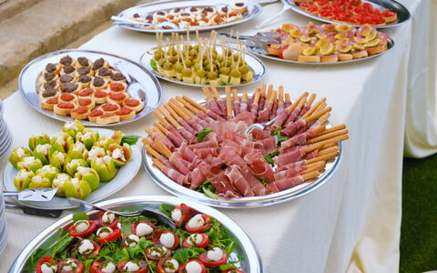 Borgo San Vincenti: Mad, Bordservice, Ingrediens, Fingermad, Tallerkner, Brunch