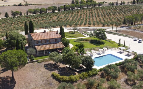 Campo Valerio: Plante, Ejendom, Vand, Træ, Urban Design, Arkitektur, Land Lot, Boligområde, Landskab, Bygning