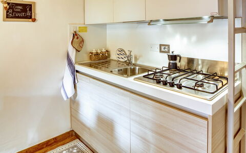 Studio Fede - Levanto: Countertop, Cabinetry, Gaskomfur, Køkken Apparat, Cooktop, Komfur, Køkken, Træ, Komfur, Husholdningsapparat