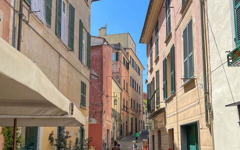 Studio Paola - Levanto: Bygning, Vindue, Vejbelægning, Stad, Gade, Kvarter, Vej, Offentlige Rum, Boligområde, Urban Design