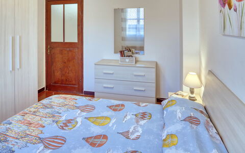 Nina Home - Levanto: Møbel, Cabinetry, Ejendom, Vindue, Hvid, Skuffe, Azure, Kommode, Træ