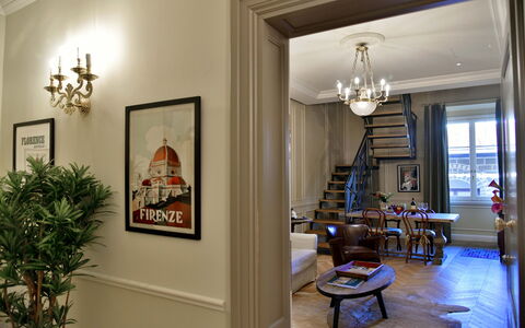 Appartamenti Troise: Billedramme, Ejendom, Plante, Bord, Indretning, Couch, Træ, Bygning, Væg, Vindue