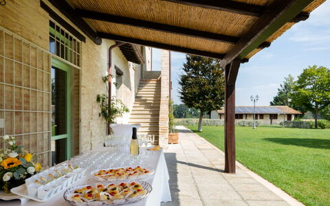 Villa Papiano: Plante, Ejendom, Bygning, Vindue, Skygge, Himmel, Træ, Blomsterkrukke, Blomst, Arkitektur