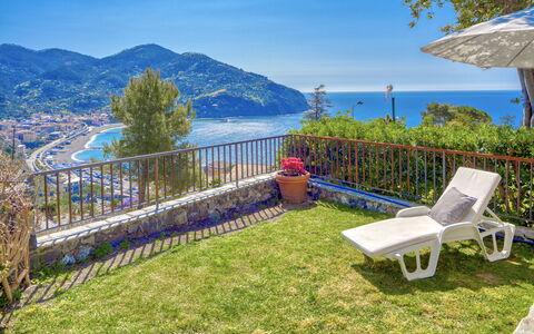 Marlà - Levanto: Vand, Himmel, Plante, Ejendom, Møbel, Blomst, Azure, Natur, Blå, Bjerg