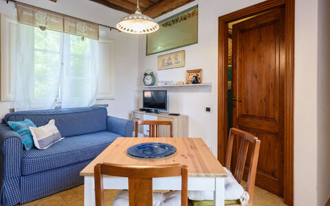 Villa Lorenzana: Møbel, Ejendom, Couch, Bord, Azure, Træ, Belysning, Indretning, Stue, Etage