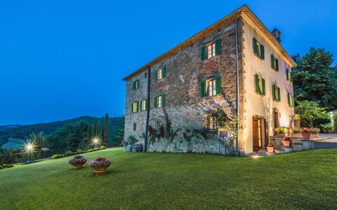 Ville Rosadi Weddings: Ejendom, Hus, Hjem, Bygning, Naturlige Landskab, Arkitektur, Ejendom, Himmel, Estate, Græs