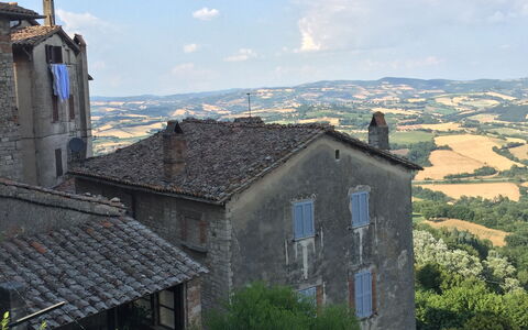 La Terrazza Di Todi: Sky, Himmel, Plante, Bygning, Ejendom, Vindue, Hus, Sommerhus, Boligområde