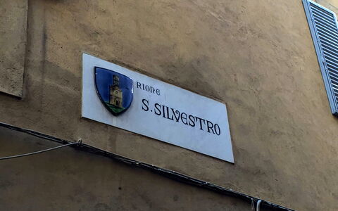 La Terrazza Di Todi: Daytime, Ejendom, Blå, Bygning, Vindue, Motor Køretøj, Arkitektur, Font, Rektangel, Væg