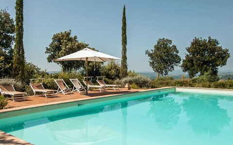 Lavacchio 10: Vand, Himmel, Plante, Svømmepøl, Azure, Træ, Skygge, Udendørs Møbler, Fritid, Kompositmateriale