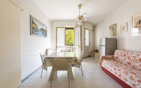 Casa Marina: Billedramme, Møbel, Bord, Bygning, Stol, Træ, Couch, Vindue, Indretning, Etage