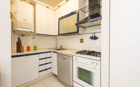 Casa Marina: Countertop, Cabinetry, Bygning, Ejendom, Komfur, Køkken Apparat, Cooktop, Gaskomfur, Køkken, Husholdningsapparat