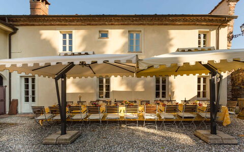 Villa Vaccoli: Himmel, Ejendom, Vindue, Plante, Bygning, Skygge, Hus, Sommerhus, Boligområde, Ejendom