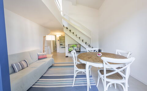 Residenza Morin: Møbel, Bord, Ejendom, Komfort, Couch, Indretning, Bygning, Træ, Gulvbelægning, Etage