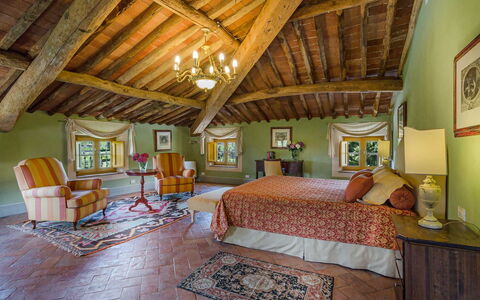 Villa Castellaccio: Møbel, Ejendom, Vindue, Træ, Komfort, Indretning, Etage, Gulvbelægning, Bygning, Stue