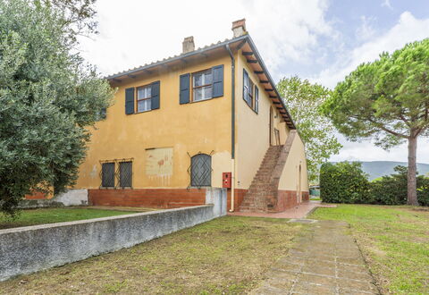 Holiday Home Giannella: Plante, Bygning, Ejendom, Himmel, Vindue, Træ, Sky, Land Lot, Græs, Sommerhus