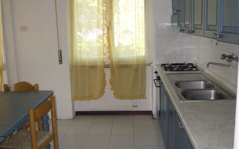 Casa Argentario: Køkkenvask, Håndvask, Cabinetry, Tap, Køkken, Indretning, Komfur, Træ, Countertop, Etage