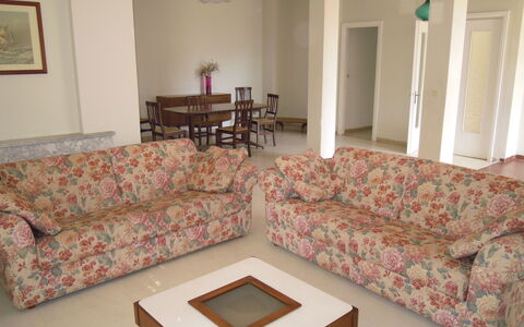 Casa Argentario: Brun, Couch, Møbel, Ejendom, Billedramme, Komfort, Træ, Indretning, Belysning, Studio Couch