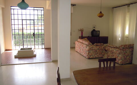 Casa Argentario: Bord, Møbel, Ejendom, Bygning, Couch, Vindue, Træ, Skygge, Indretning, Arkitektur