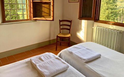 Borgo Delle Fonti: Træ, Møbel, Indretning, Værelse, Bejdse, Hårdttræ, Loft, Stol, Seng