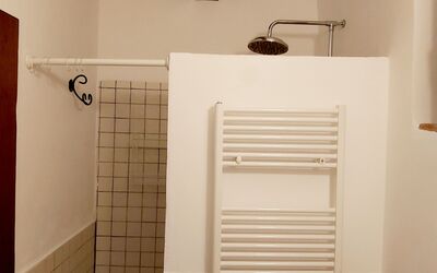 Lavanda: Produkt, Træ, Rektangel, Gulvbelægning, Etage, Badeværelse, Materielle Værdier, Gas, Hus