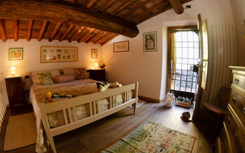 Le Piane: Bord, Møbel, Vindue, Billedramme, Bygning, Træ, Belysning, Indretning, Stue, Etage