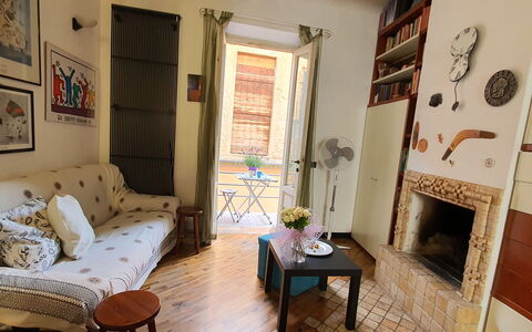 Lucida: Bord, Ejendom, Billedramme, Grøn, Couch, Indretning, Træ, Stue, Etage, Hus