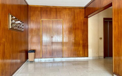 Novoli Suite Apartment: Ejendom, Træ, Belysning, Hal, Dør, Indretning, Gulvbelægning, Etage, Bejdse