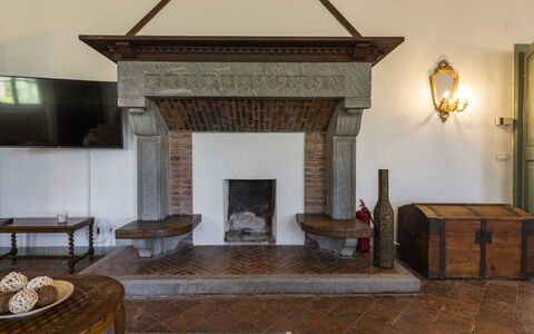 Villa San Gennaro: Møbel, Træ, Bord, Belysning, Bygning, Hus, Cabinetry, Stue, Etage, Væg