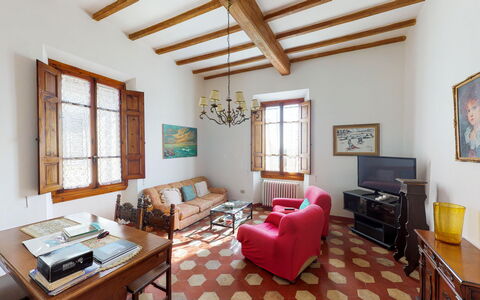 Villa La Cicogna Tuscany: Møbel, Billedramme, Ejendom, Vindue, Bord, Couch, Bygning, Træ, Indretning, Belysning