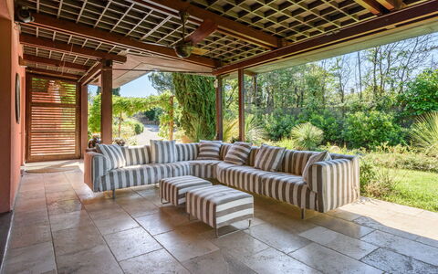 Villa Pancole: Plante, Veranda, Skygge, Indretning, Træ, Træ, Udendørs Møbler, Landskab, Ejendom, Fritid