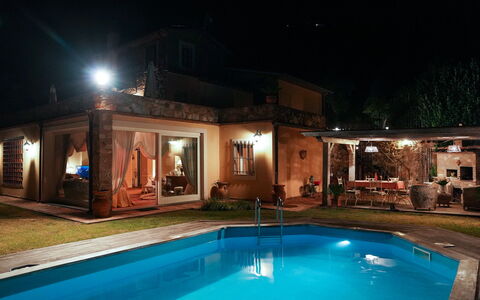 La Quiete: Vand, Plante, Svømmepøl, Bygning, Stol, Fritid, Vindue, Ejendom, Hus, Dør