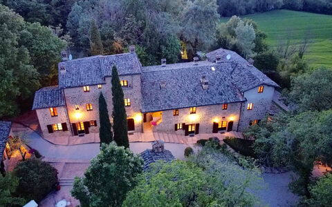 Borgo Al Castello: Bygning, Plante, Ejendom, Vindue, Lys, Natur, Hus, Træ, Sommerhus, Landdistrikt