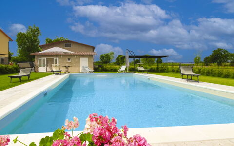 Casa Angela: Svømmepøl, Boligområde, Udvej, Fritid, Thermae, Estate, Udendørs Møbler, Menneskelig Bosættelse, Villa, Hacienda