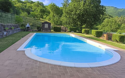 La Casa nel Borgo: Blå, Svømmepøl, Kompositmateriale, Udvej, Skygge, Eco Hotel, Water Feature, Hacienda, Landscaping, Thermae
