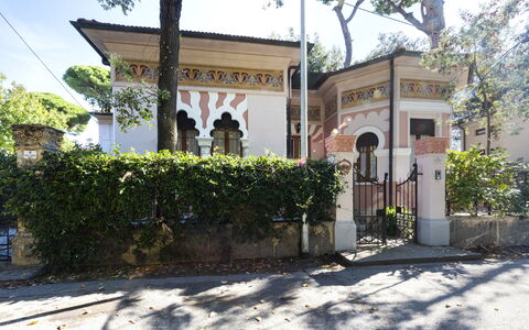 Villa Marconi: Plante, Ejendom, Himmel, Træ, Væg, Facade, Fritid, Bygning, City, Kultsted