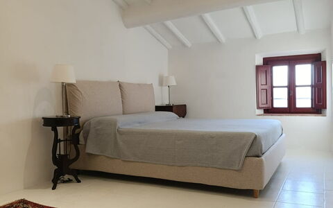 San Tommaso: Indretning, Væg, Gulvbelægning, Etage, Soveværelse, Seng, Loft, Møbel, Belysning, Værelse