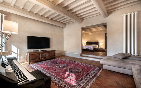 San Tommaso: Møbel, Ejendom, Couch, Komfort, Træ, Indretning, Belysning, Gulvbelægning, Stue, Etage