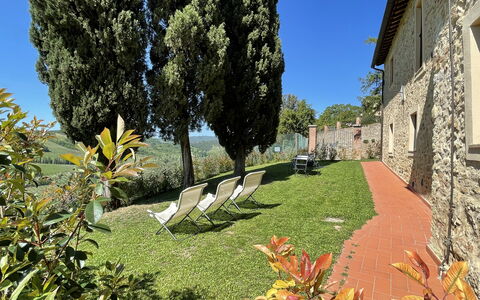 Montauto: Plante, Himmel, Bygning, Træ, Vegetationen, Naturlige Landskab, Græs, Vejbelægning, Vedplante, Landskab