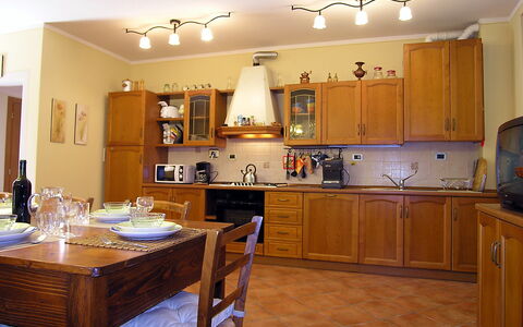 Villino Setteponti: Cabinetry, Møbel, Countertop, Bord, Husholdningsapparat, Træ, Køkken, Indretning, Belysning, Køkken Apparat