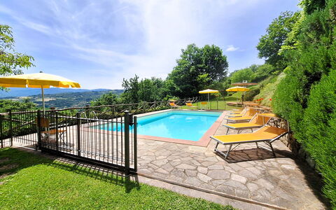 Villa Renaccio: Eco Hotel, Svømmepøl, Villa, Hacienda, Udvej