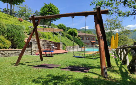 Villa Renaccio: Himmel, Plante, Træ, Skygge, Land Lot, Fritid, Træ, Landskab, Græs, Fritid