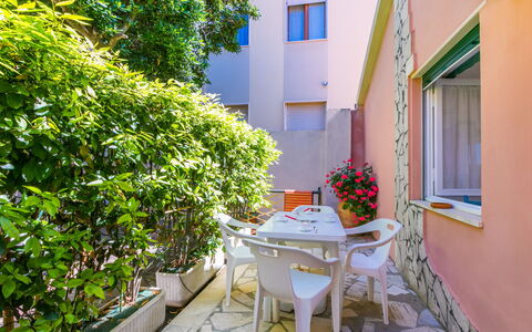 San Vincenzo 644: Gård, Stueplante, Altan, Gårdsplads