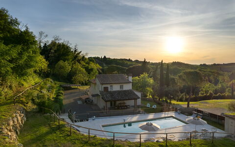 Villa Noemi: Himmel, Sky, Ejendom, Plante, Træ, Bygning, Landskab, Urban Design, Ejendom, Græs