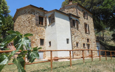 Casa Mulinello: Plante, Bygning, Vindue, Himmel, Ejendom, Træ, Natur, Hegn, Ejendom, Facade