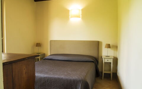 Orangerie Degli Ulivi: Ejendom, Møbel, Lys, Komfort, Træ, Skygge, Belysning, Indretning, Bygning, Gulvbelægning