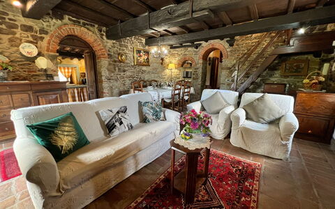 Villa Patrizia: Møbel, Couch, Bord, Bygning, Indretning, Billedramme, Stue, Dekoration, Etage, Ejendom