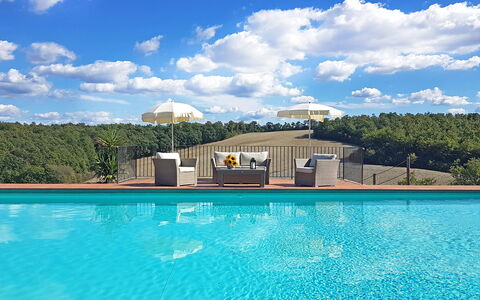 Casale Chieteno: Sky, Vand, Himmel, Daytime, Plante, Svømmepøl, Blå, Natur, Bygning, Rektangel